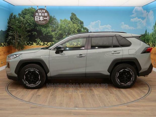 Toyota RAV4 2020 Green
