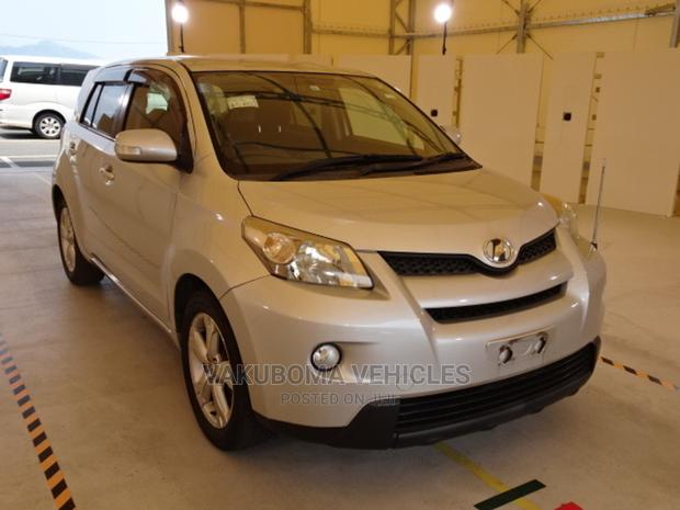 Toyota IST 2007 Silver