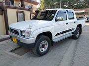 Toyota Hilux 2004 White for sale