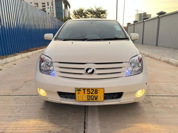 Toyota IST 2005 White