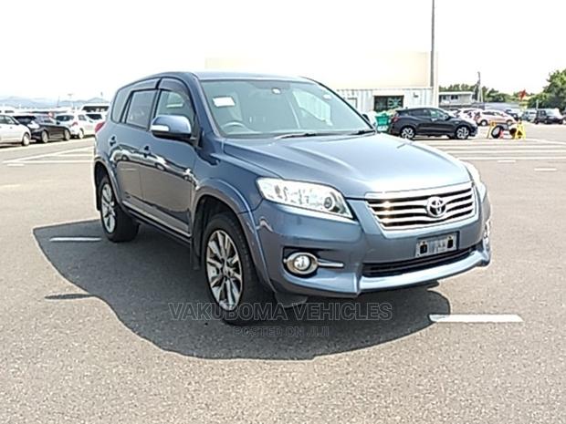 Toyota Vanguard 2013 Blue