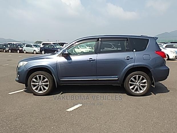 Toyota Vanguard 2013 Blue