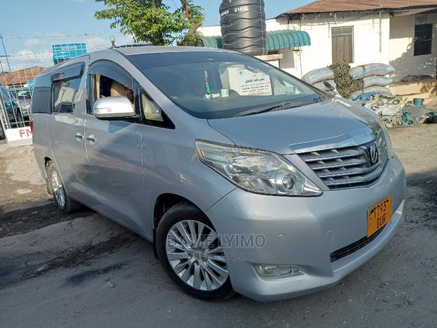 Toyota Alphard 2009 Silver