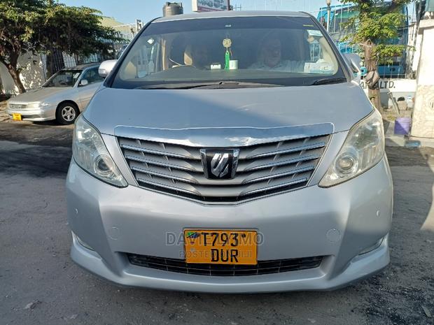 Toyota Alphard 2009 Silver