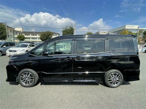 Toyota Voxy 2016 Black