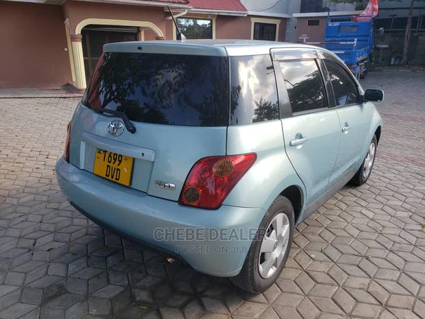 Toyota IST 2004 Blue