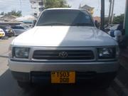 Toyota Hilux 2004 White for sale