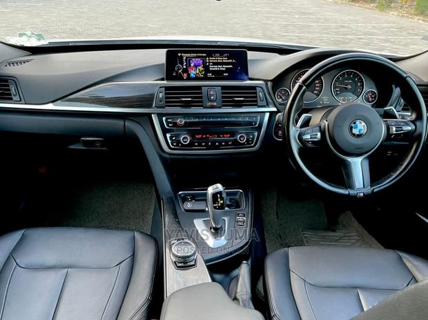 BMW 320i 2015 White