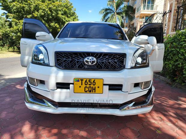 Toyota Land Cruiser 2002 White