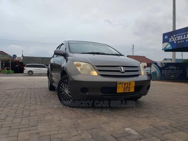 Toyota IST 2004 Gray