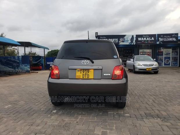 Toyota IST 2004 Gray
