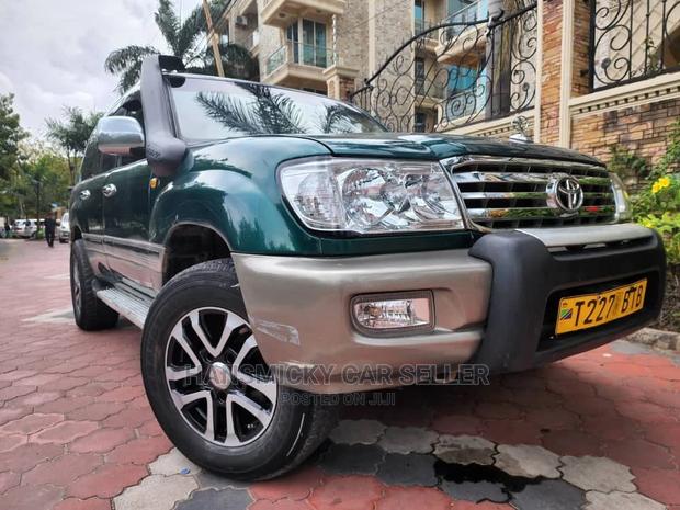 Toyota Land Cruiser 2006 Blue