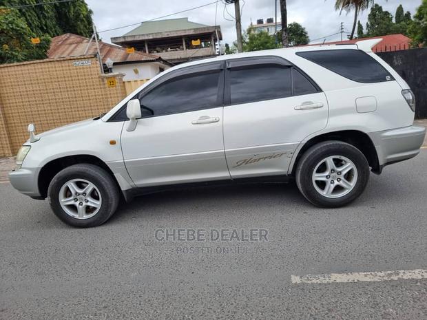 Toyota Harrier 2.4 2004 White