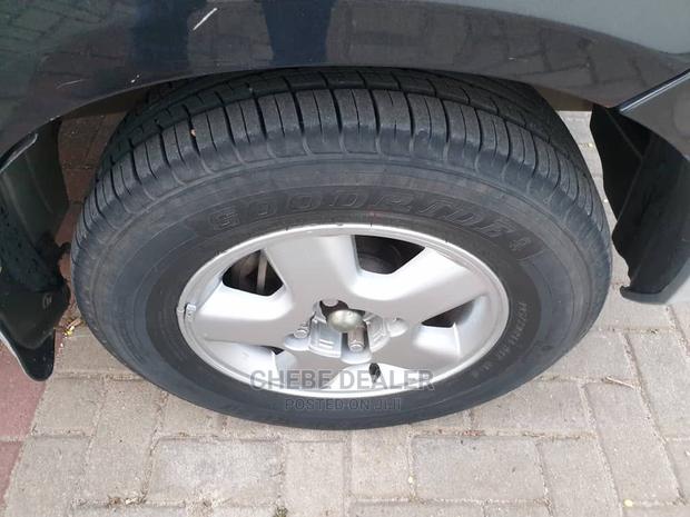 Toyota Noah 2.0 AWD (8 Seater) 2002 Black