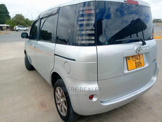 Toyota Sienta 1.5 AWD 2005 Silver