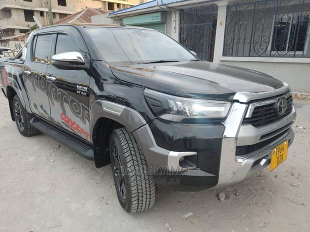 Toyota Hilux 2020 Black