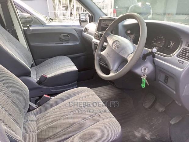 Toyota TownAce 2002 White