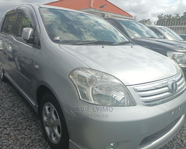 Toyota Raum 2006 Silver