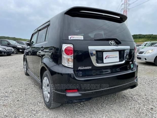 Toyota Corolla Rumion 2015 Black