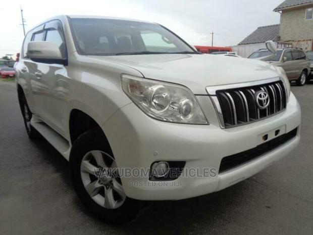 Toyota Land Cruiser Prado 2011 Pearl