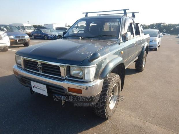 Toyota Hilux 1994 Green