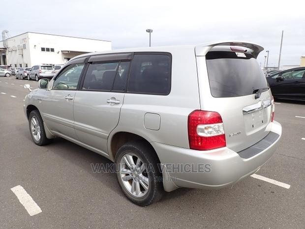 Toyota Kluger 2005 Silver