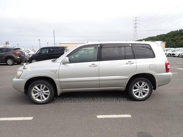 Toyota Kluger 2005 Silver