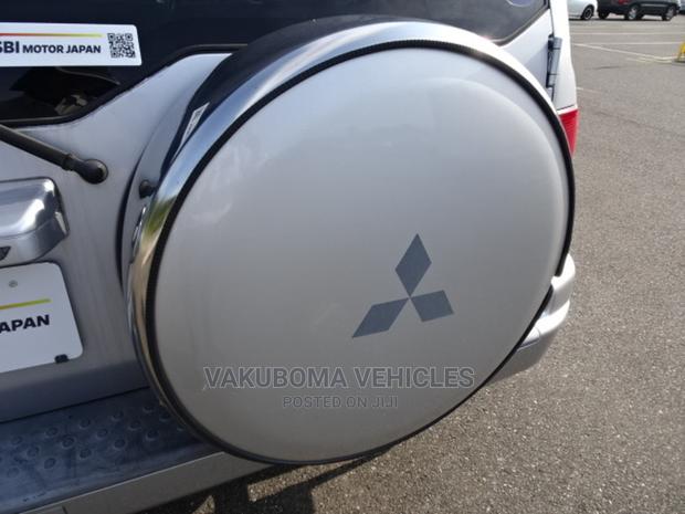 Mitsubishi Pajero 2003 Silver