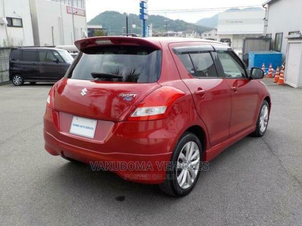 Suzuki Swift 2014 Red