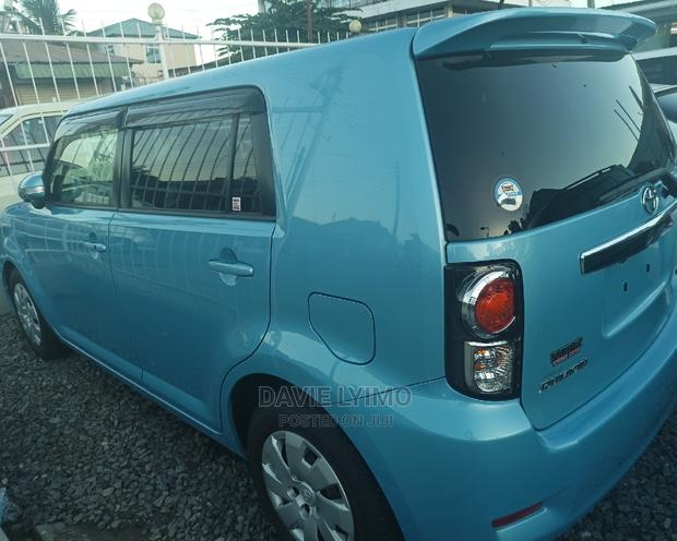Toyota Corolla Rumion 2010 Blue