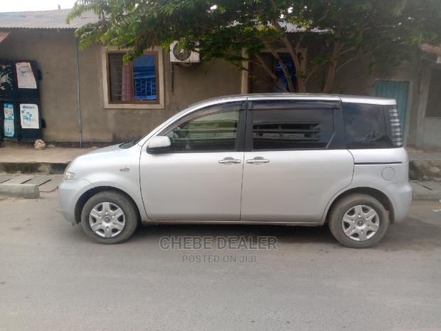 Toyota Sienta 1.5 AWD 2006 Silver