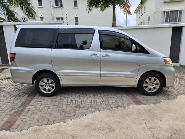 Toyota Alphard 2003 Silver