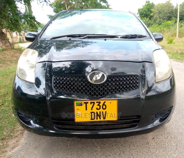 Toyota Vitz 2005 Black