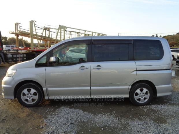 Nissan Serena 2007 Silver