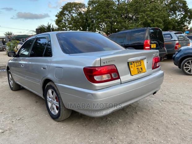 Toyota Carina 2000