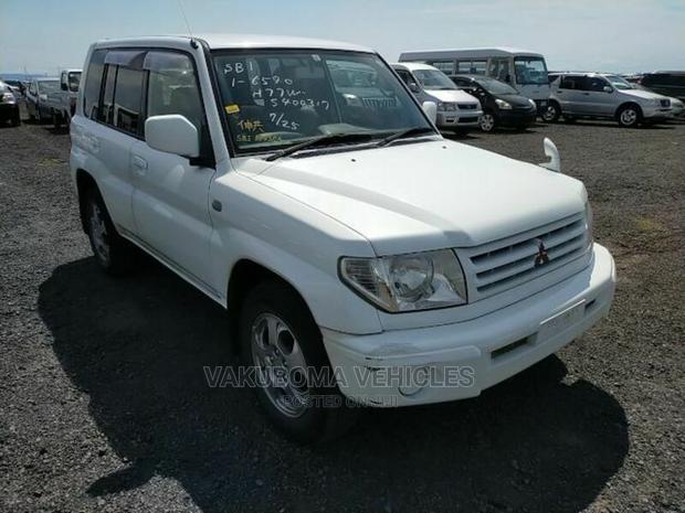 Mitsubishi Pajero IO 2003 Pearl