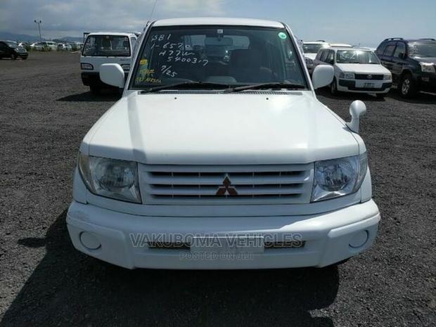 Mitsubishi Pajero IO 2003 Pearl