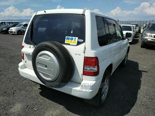 Mitsubishi Pajero IO 2003 Pearl