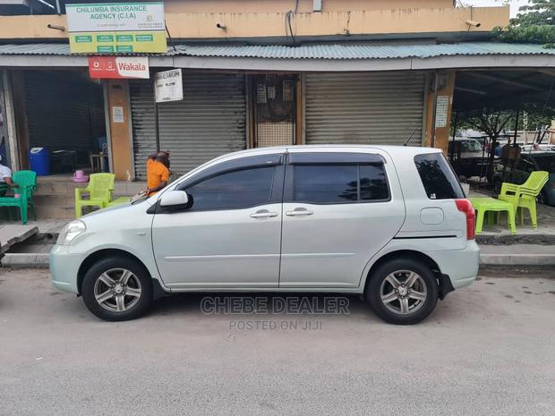 Toyota Raum 1.5 AWD 2008 Green