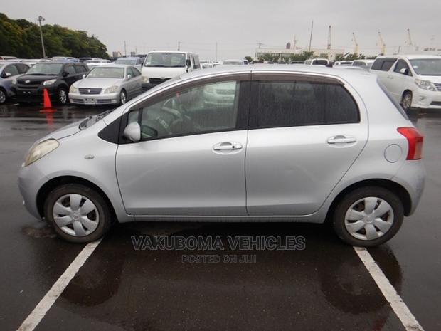 Toyota Vitz 2005 Silver
