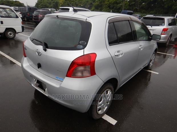 Toyota Vitz 2005 Silver