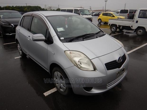 Toyota Vitz 2005 Silver