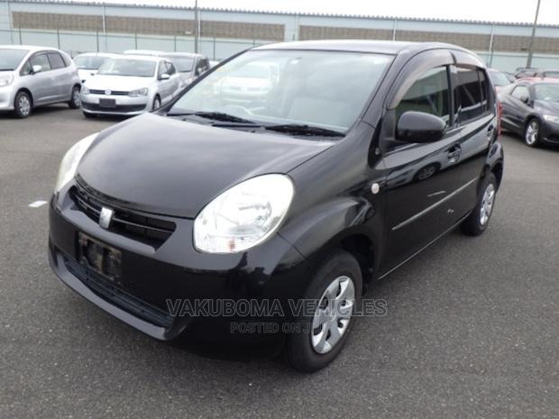 Toyota Passo 2011 Black
