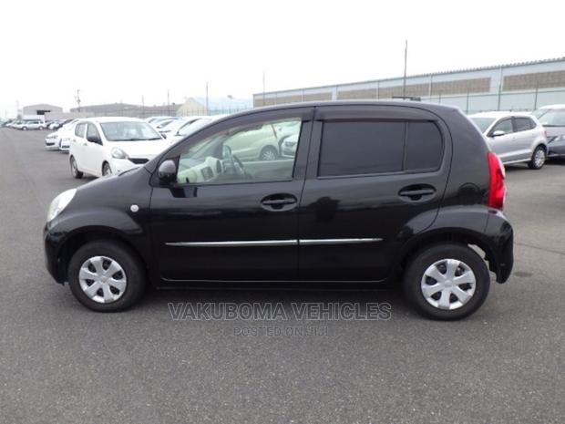 Toyota Passo 2011 Black