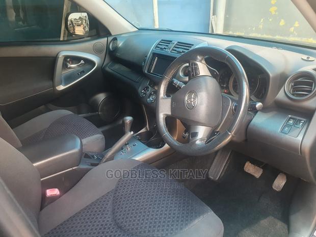 Toyota Vanguard 2011 Black