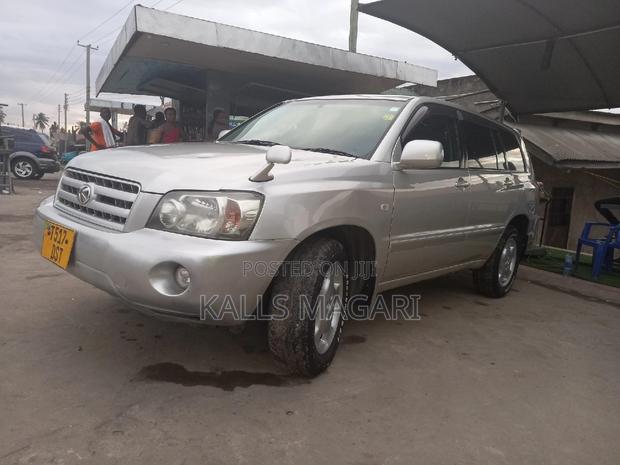 Toyota Kluger 2005 Silver