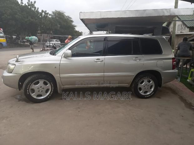 Toyota Kluger 2005 Silver