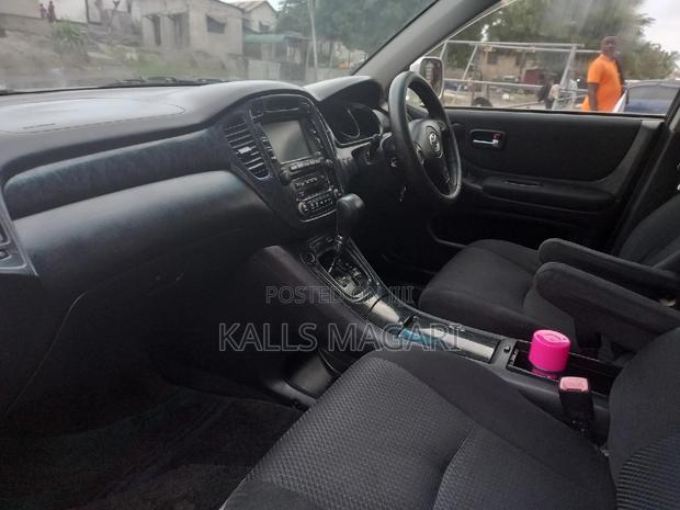 Toyota Kluger 2005 Silver