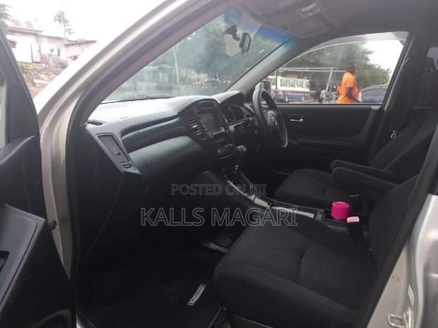 Toyota Kluger 2005 Silver