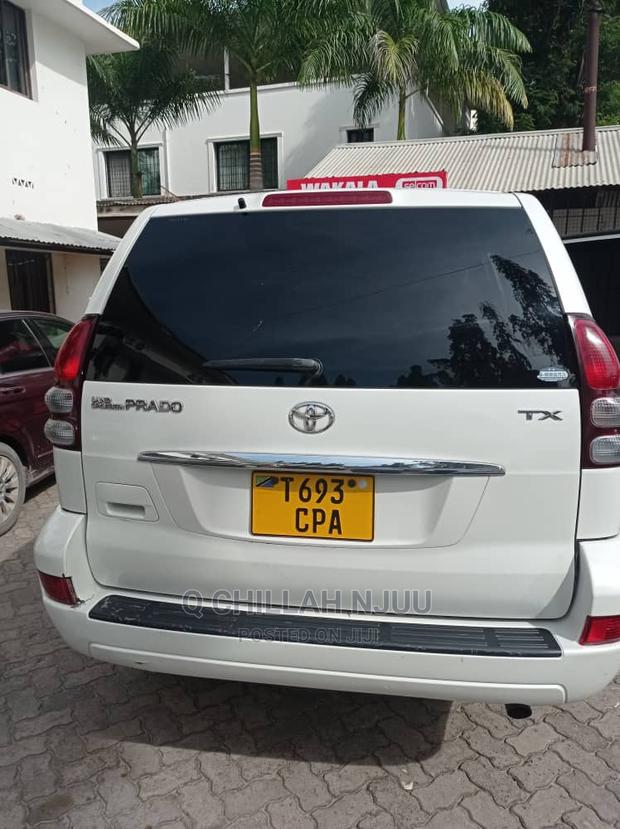 Toyota Land Cruiser Prado 2004 White